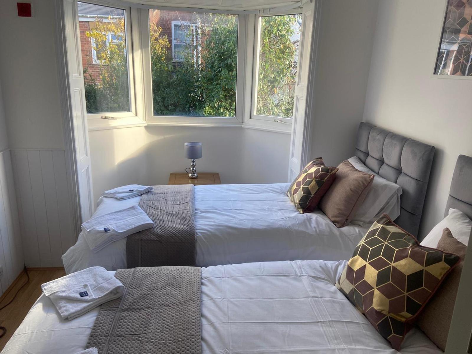 Апартаменты Raleigh Ff&Tf - 1 Bed Georgian Flat In The Centre Of Exeter, Free Parking With Wifi Номер фото