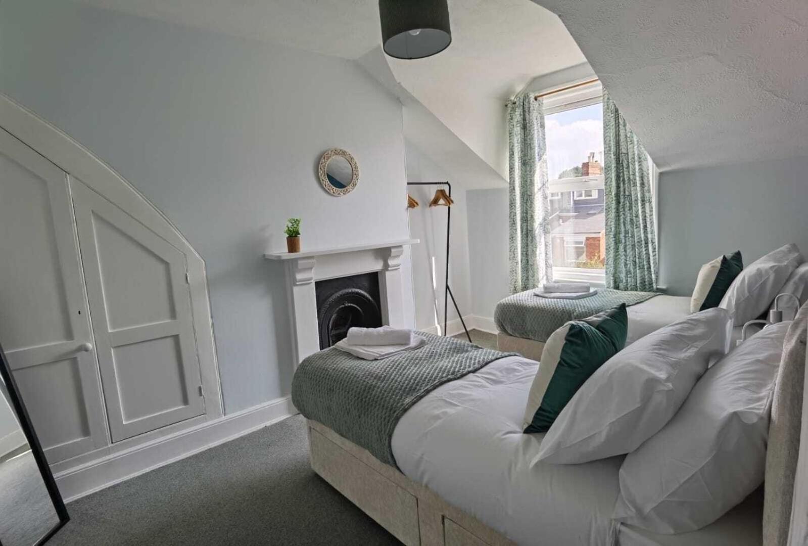 Апартаменты Raleigh Ff&Tf - 1 Bed Georgian Flat In The Centre Of Exeter, Free Parking With Wifi Номер фото